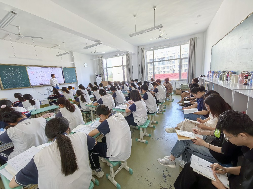 教研引领促成长，精准指导启新程——莱西市教研室专家莅临青岛绿泽职业学校开展学期初教学调研